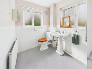 SHOWER ROOM- click for photo gallery